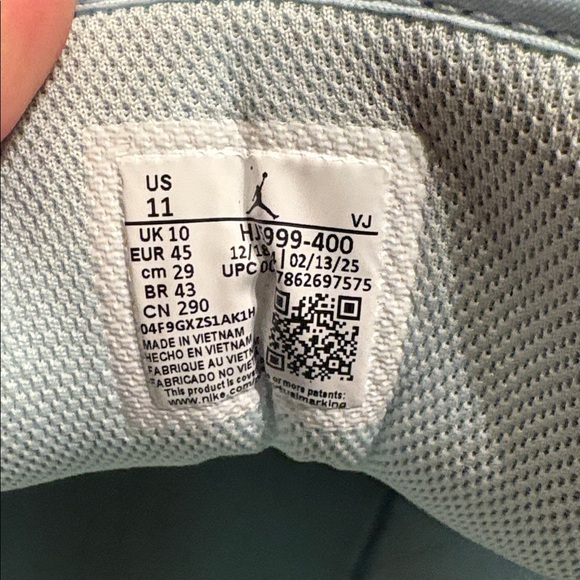 Nike Sky Blue and White Low-Top Sneakers - Picture 3 of 6